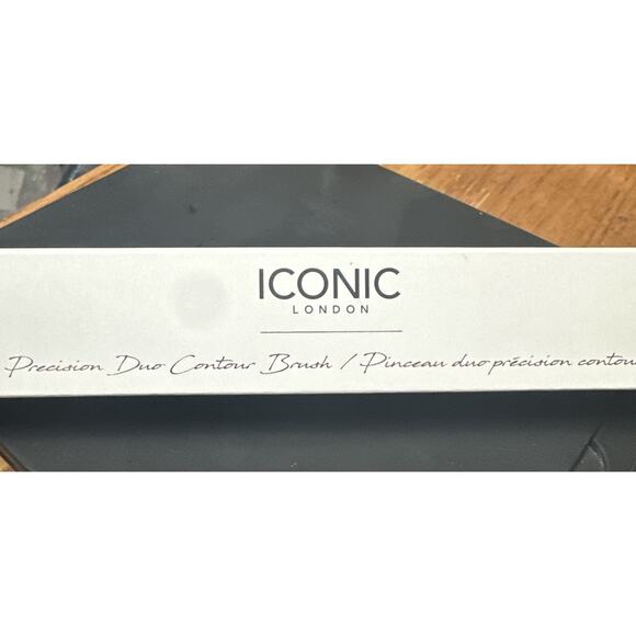 Iconic London Precision Duo Contour Brush Cheek Bronzer Powder Nose Contour NIB - Picture 2 of 4